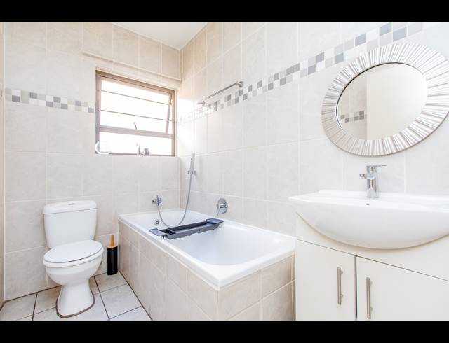 2 BEDROOM APARTMENT FOR SALE IN HONEYDEW